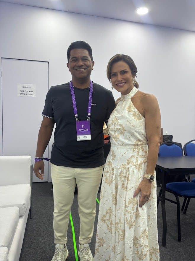 Bastidor de congresso com convidada.